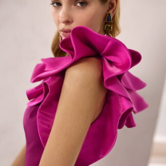 Vestido asimétrico con volante